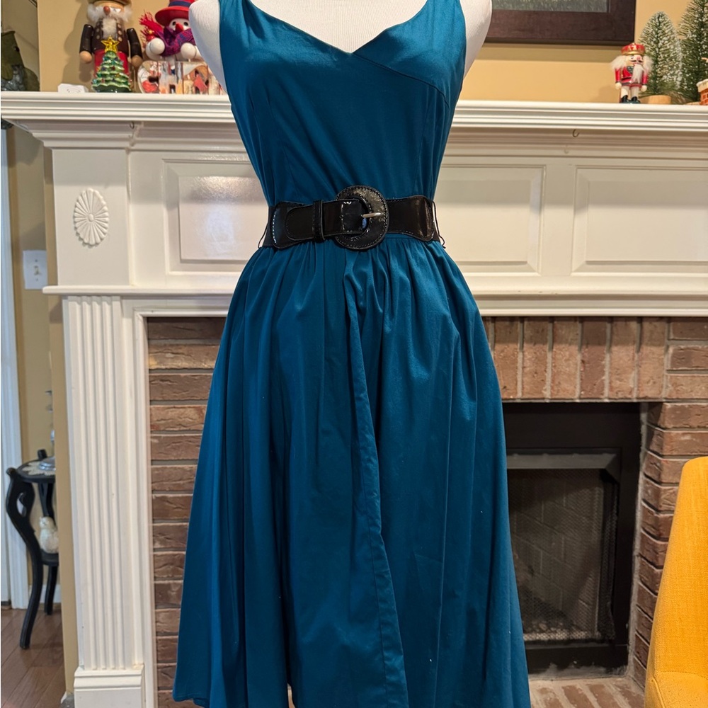Elegant Teal Sleeveless Dress